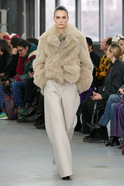 Look 14